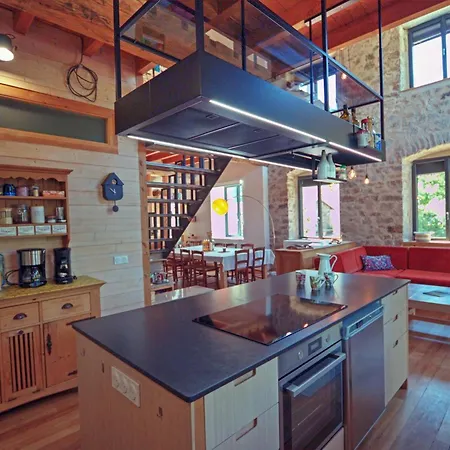 Casa rural Avec Terrasse, Billard, Et Animaux Acceptés - Fr-1-496-377 *